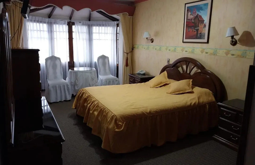 Paola Hostal-1